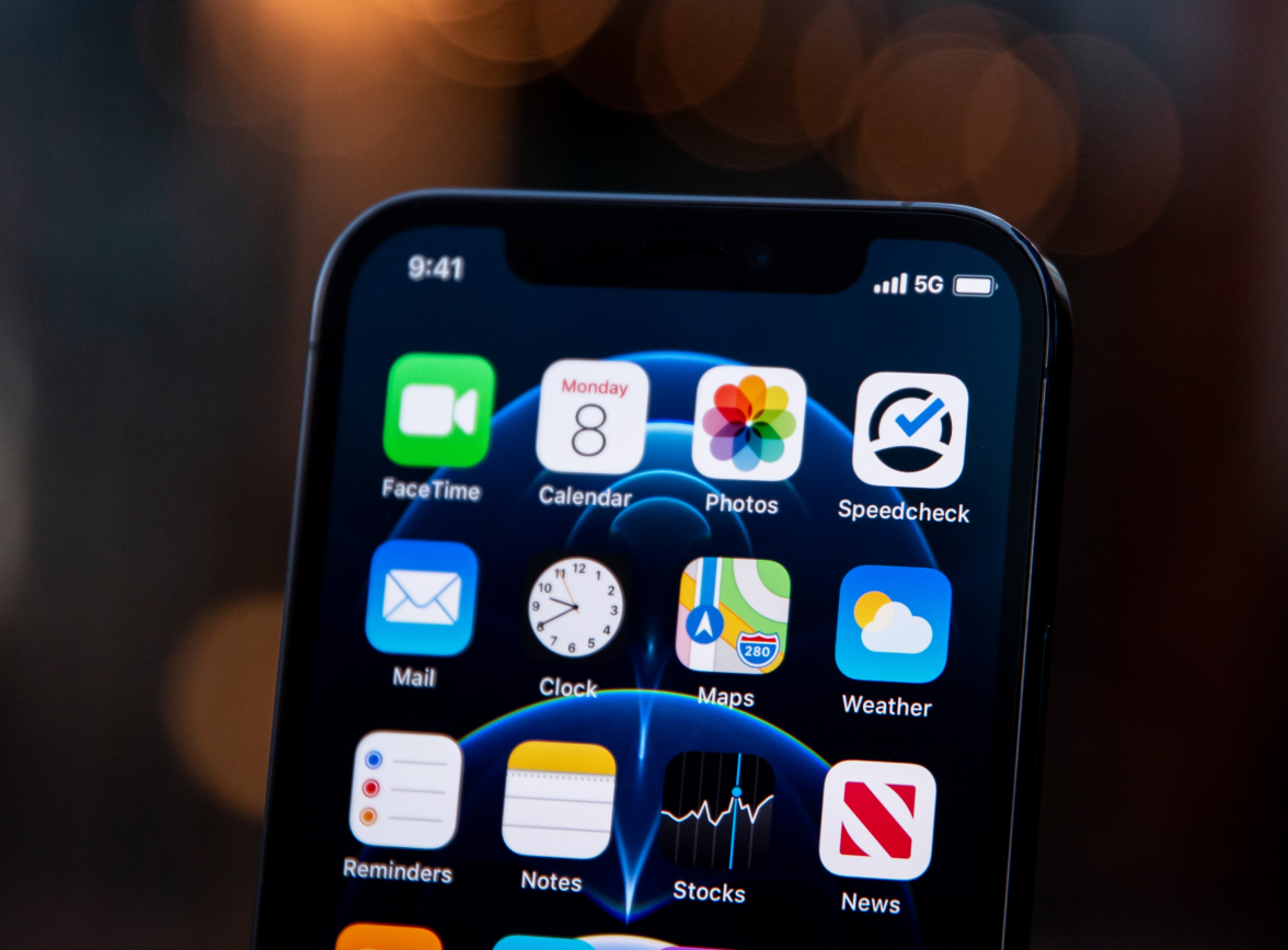 丁青苹果手机维修分享为什么 iPhone 12 在冬季会自动关机 
