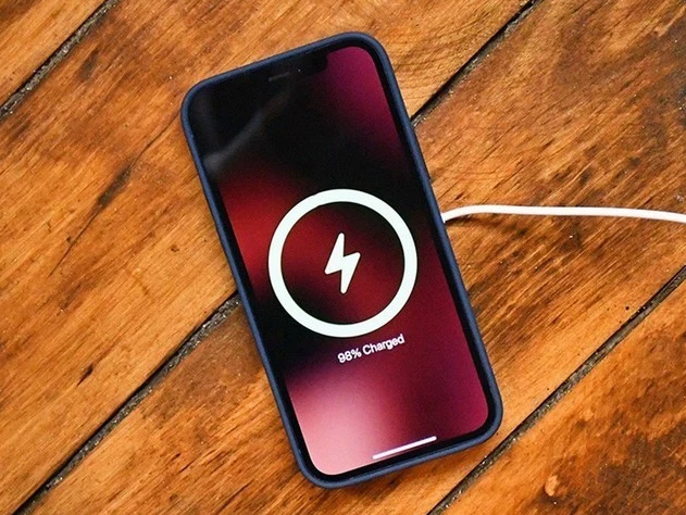 丁青苹果手机维修分享iPhone 12可以随便充电吗 